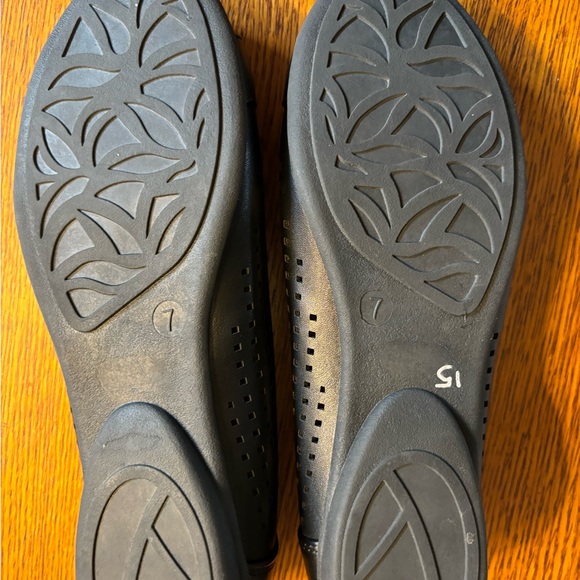 Black Flats with Fashion Buckle at Toe.  Size 7. New, never worn. - Picture 3 of 3